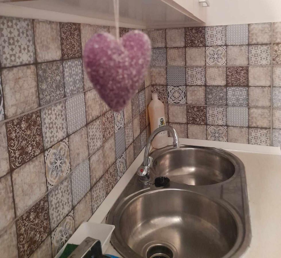 Hangulatos Kis Lakas A Belvaroshoz Koezel Apartment Szeged